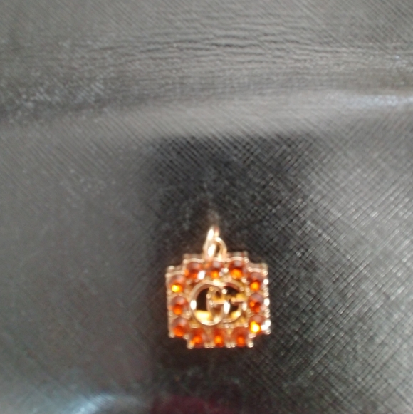 Gucci Elegant Gold and Orange Pendant - Picture 3 of 6